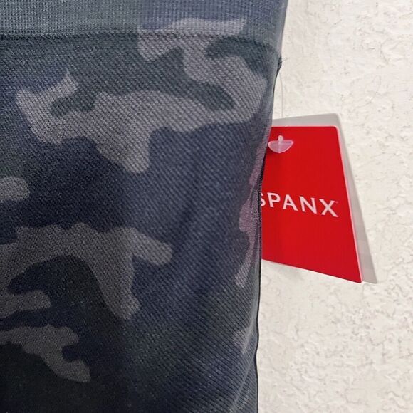 NWT SPANX Look At Me Now Bike Shorts Camo Size XL Gray High Waist Tummy Control - Picture 5 of 6